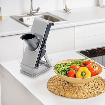 Démonstration animation mandoline cuisine tranchant légumes