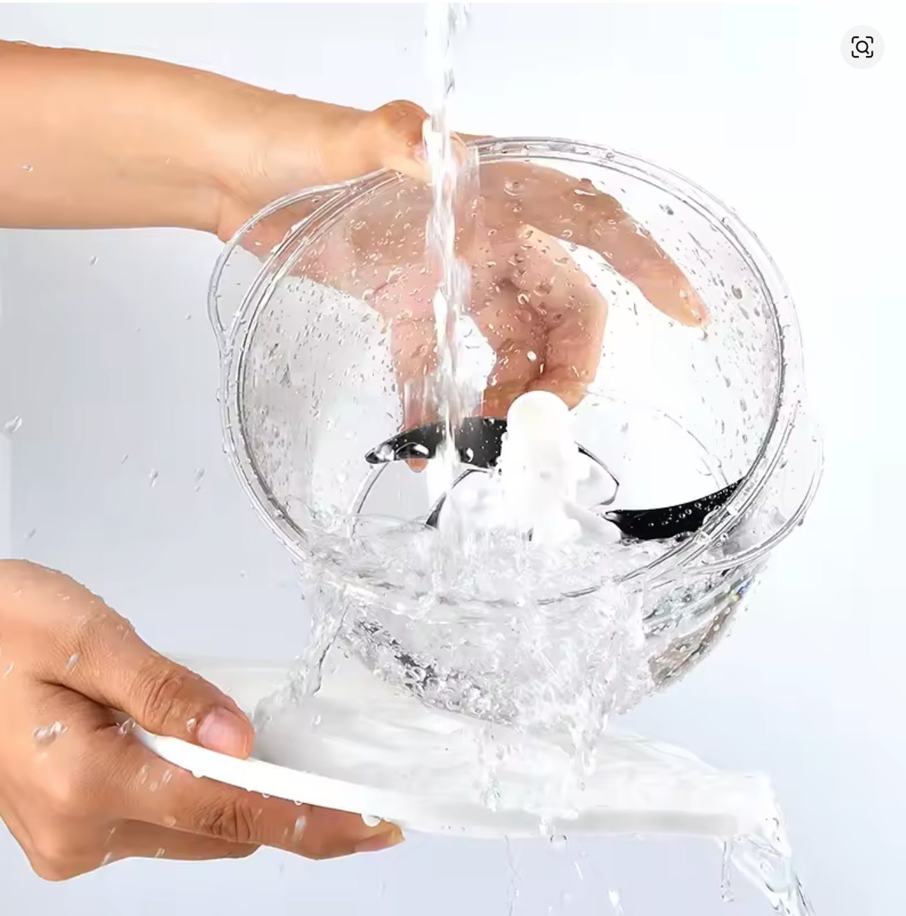 Nettoyage facile du hachoir manuel sous l'eau courante, cuve transparente lavable