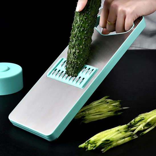 cuisine mandoline multi-lames - coupe de concombre en julienne fine pour salades et préparations légères